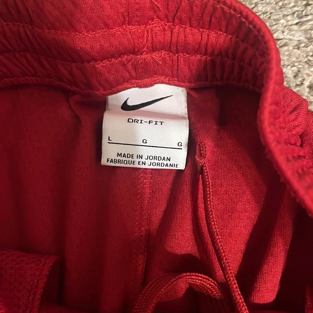 Boys Nike athletic shorts - Picture 2 of 2